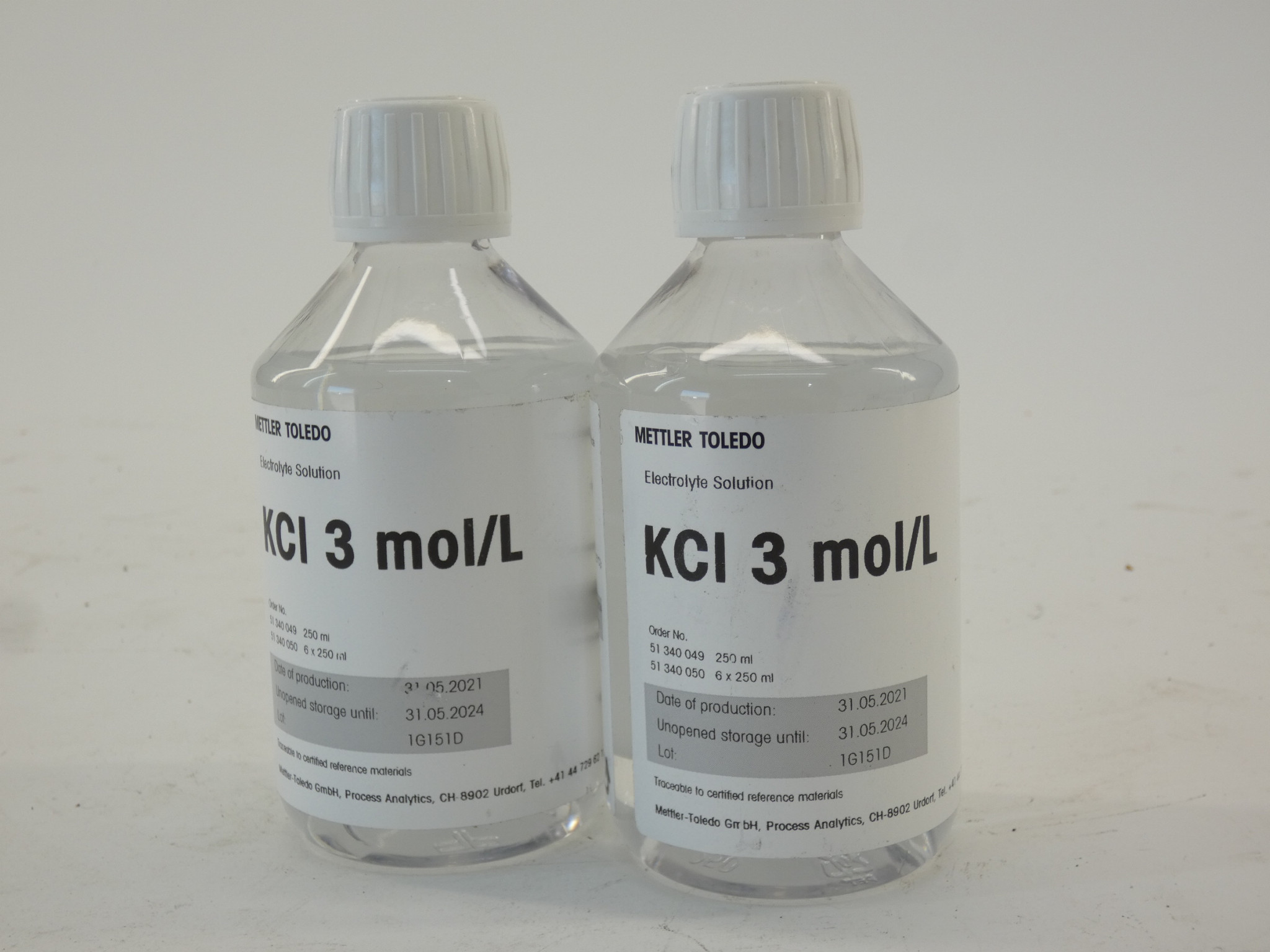 *Lot of 2* Mettler Toledo 51340049 KCI 3 mol/L Electrolyte Solution Bottle 250mL