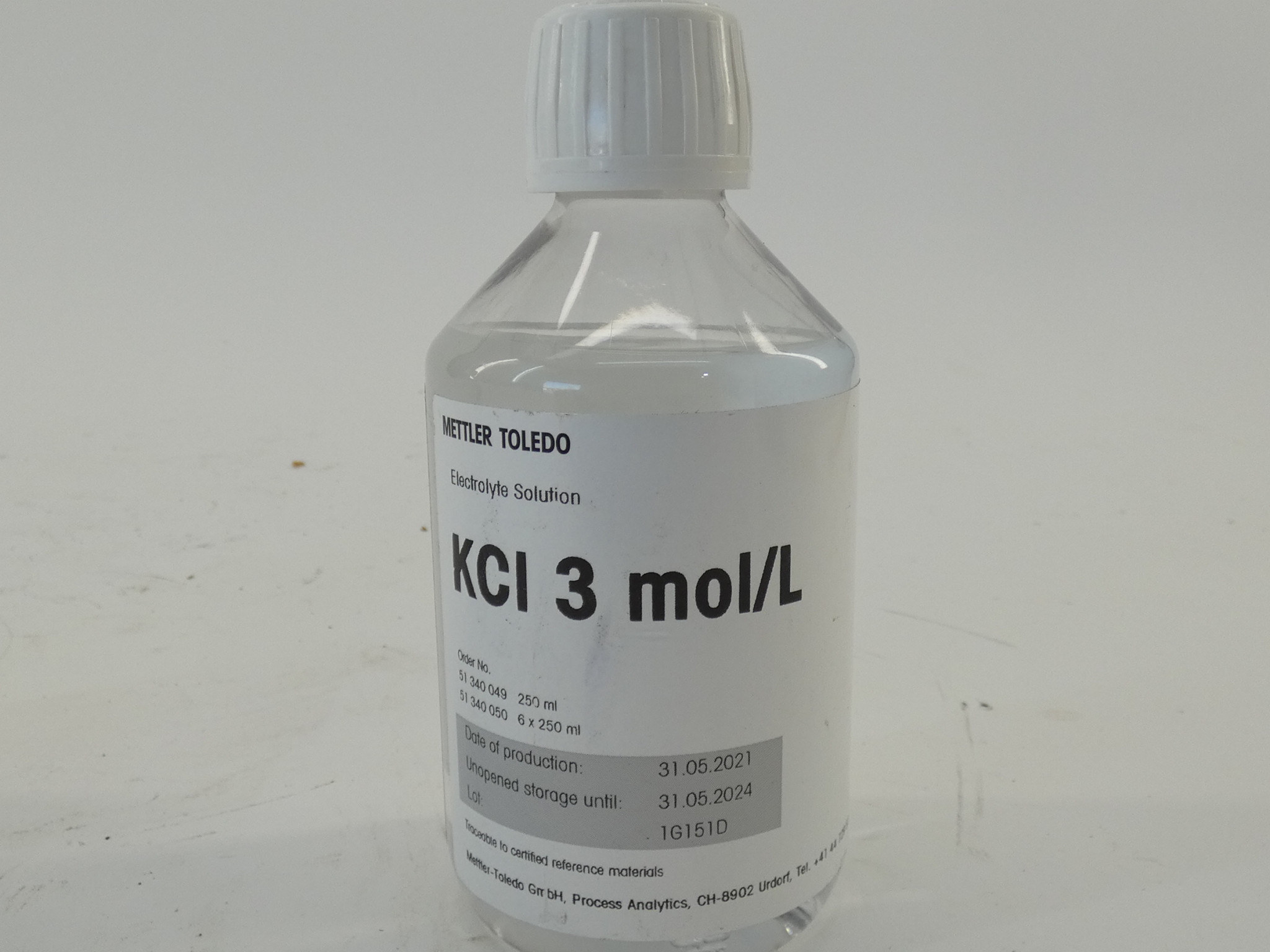 *Lot of 2* Mettler Toledo 51340049 KCI 3 mol/L Electrolyte Solution Bottle 250mL - Image 3
