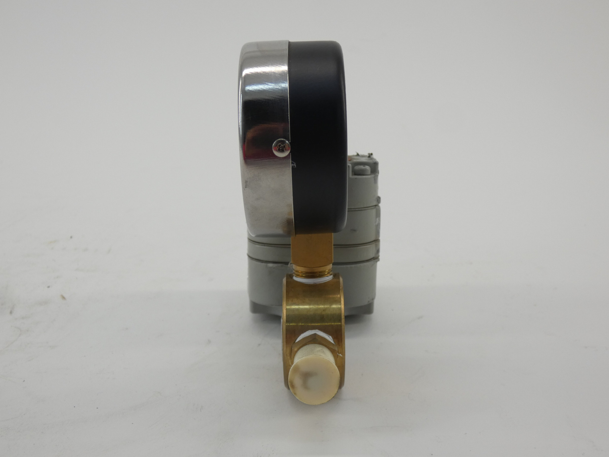 Bellofram Type 10 Air Pressure Regulator w/ Yamamoto Keiki Pressure Gauge - Image 3