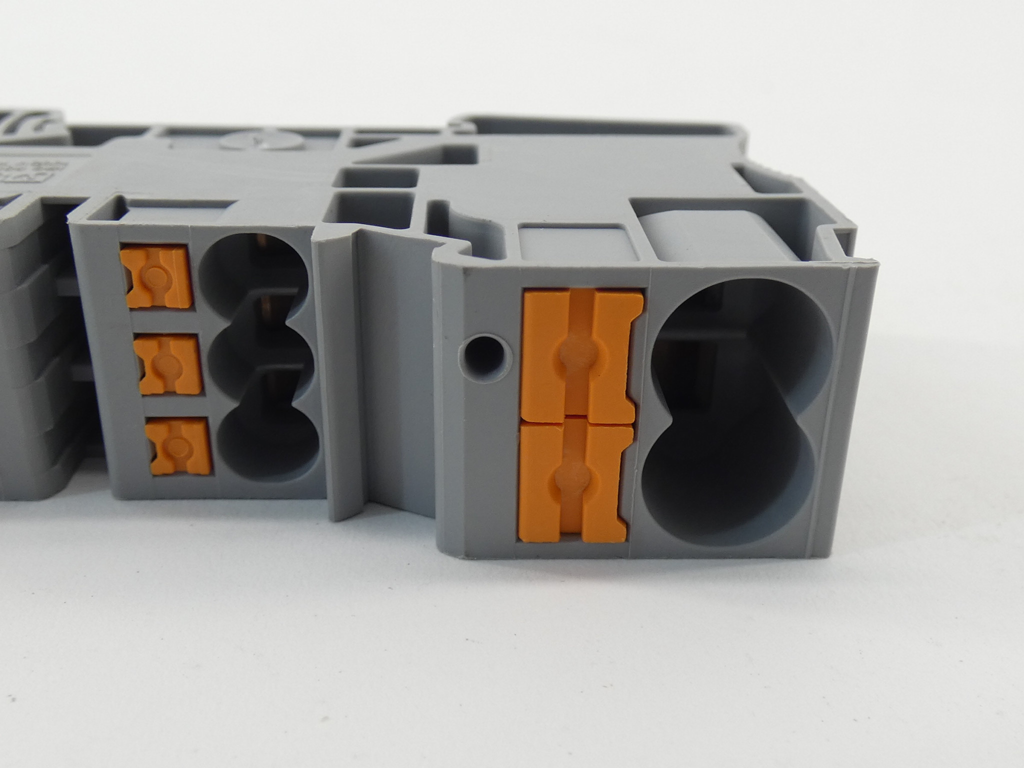 pino082416さん6-9-4 D-PT 6-QUATTRO - End cover - 3212963 | Phoenix Contact