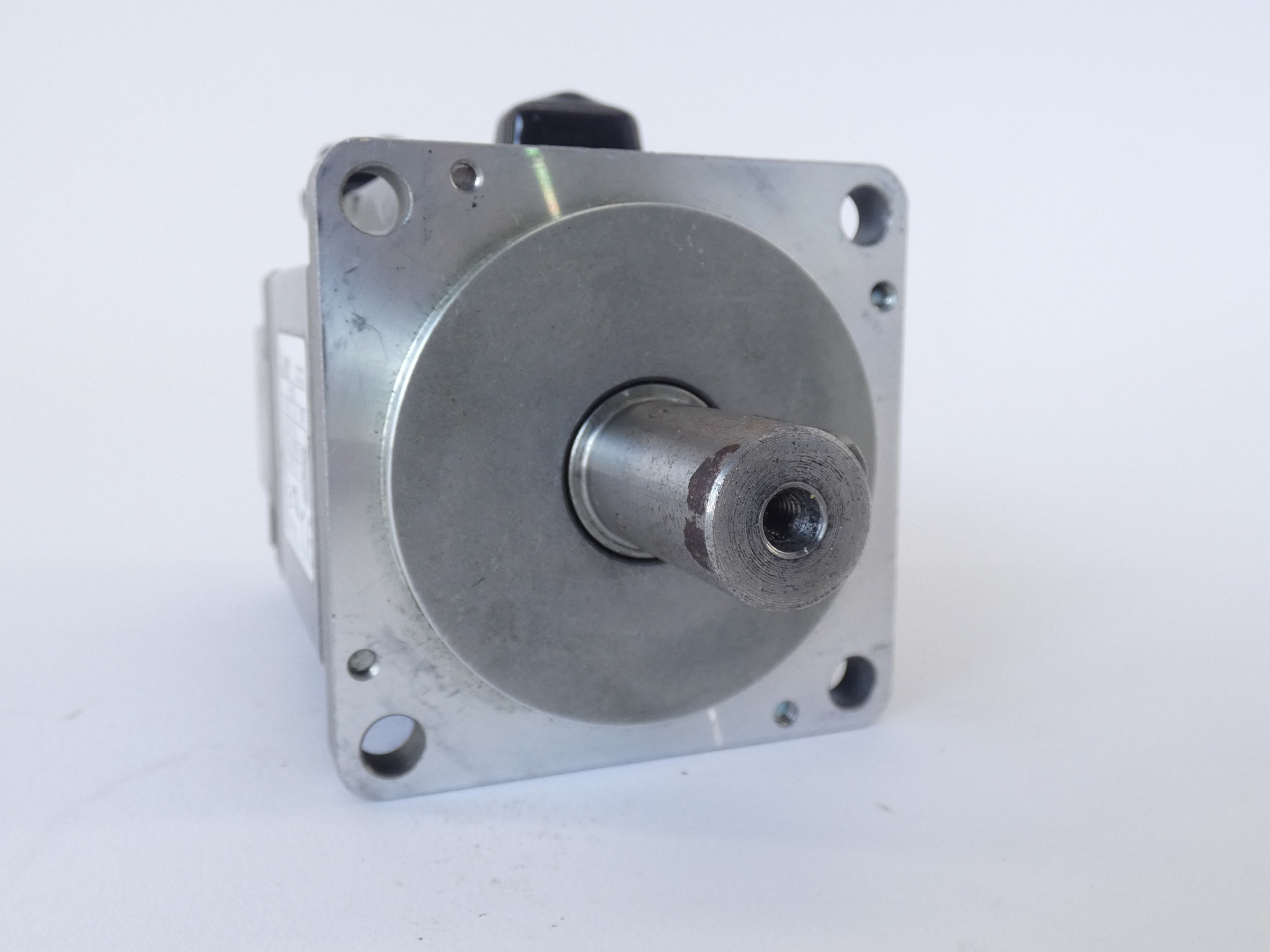 Mitsubishi HF-KN23K AC Servo Motor 3AC 103V 1.3A 200W – GPM Surplus