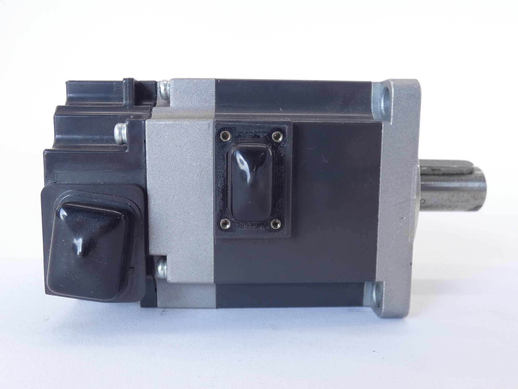 Mitsubishi HF-KN23K AC Servo Motor 3AC 103V 1.3A 200W – GPM Surplus