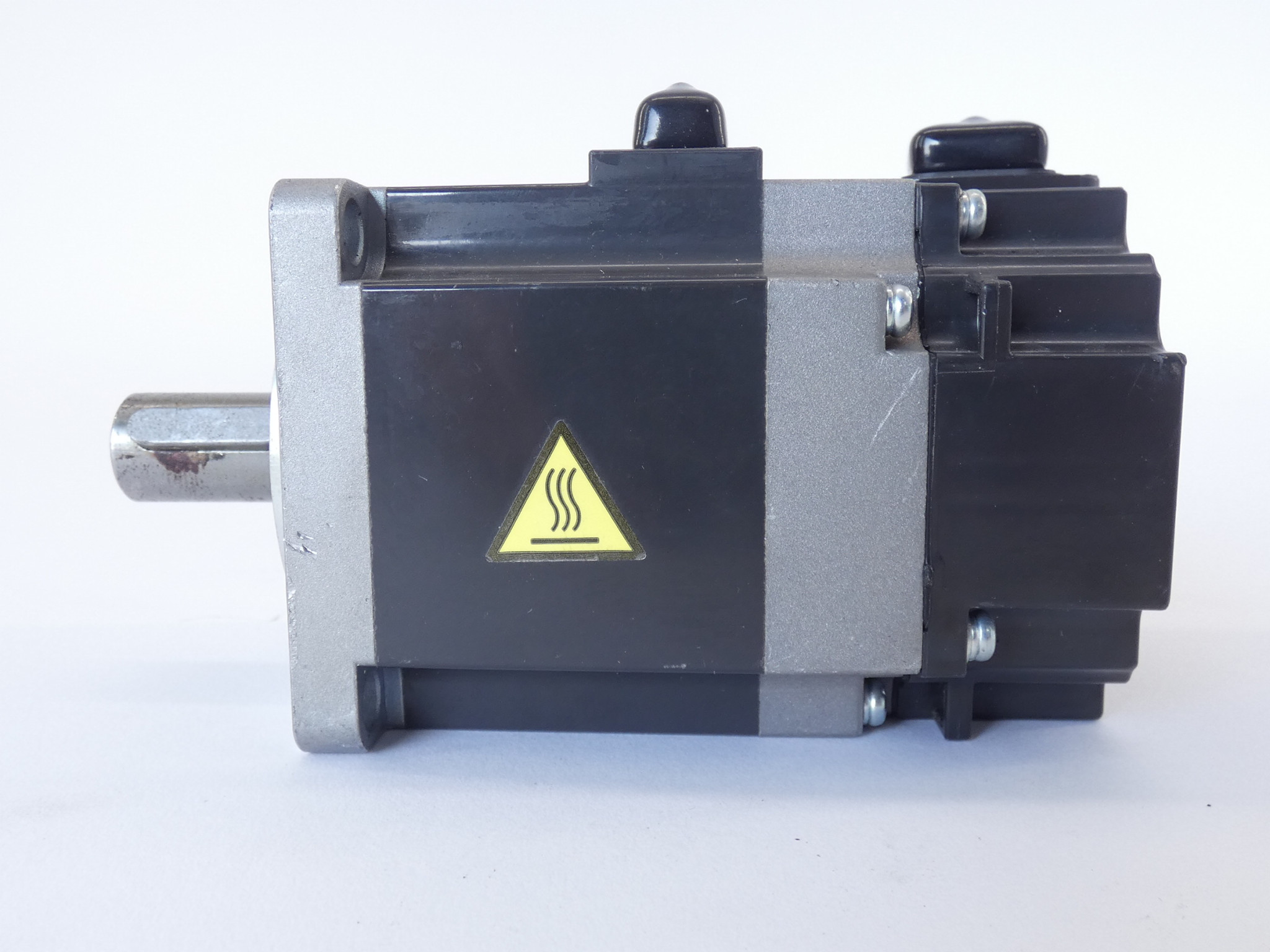 Mitsubishi HF-KN23K AC Servo Motor 3AC 103V 1.3A 200W – GPM Surplus