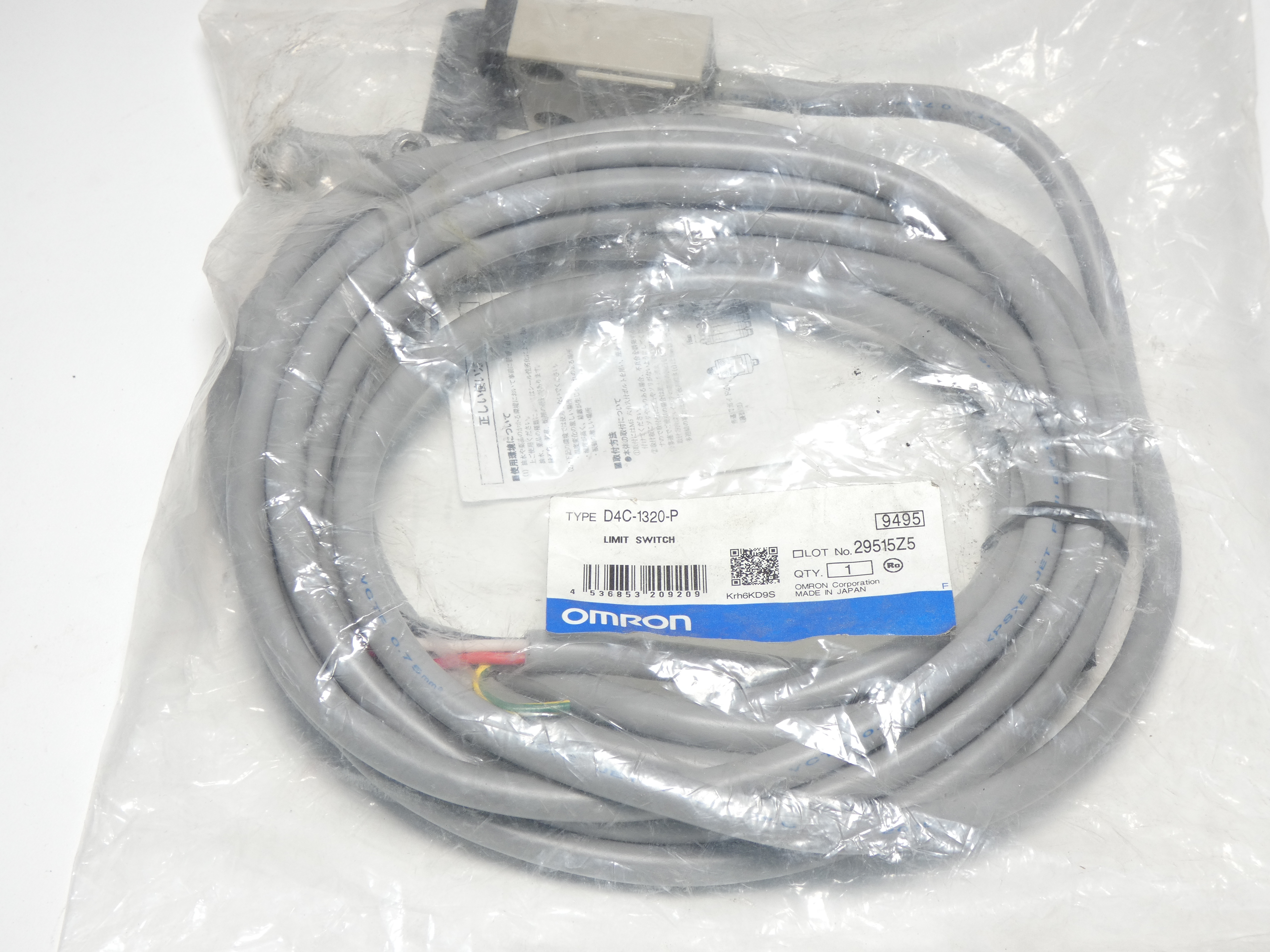 Omron D4C-1320-P Limit Switch