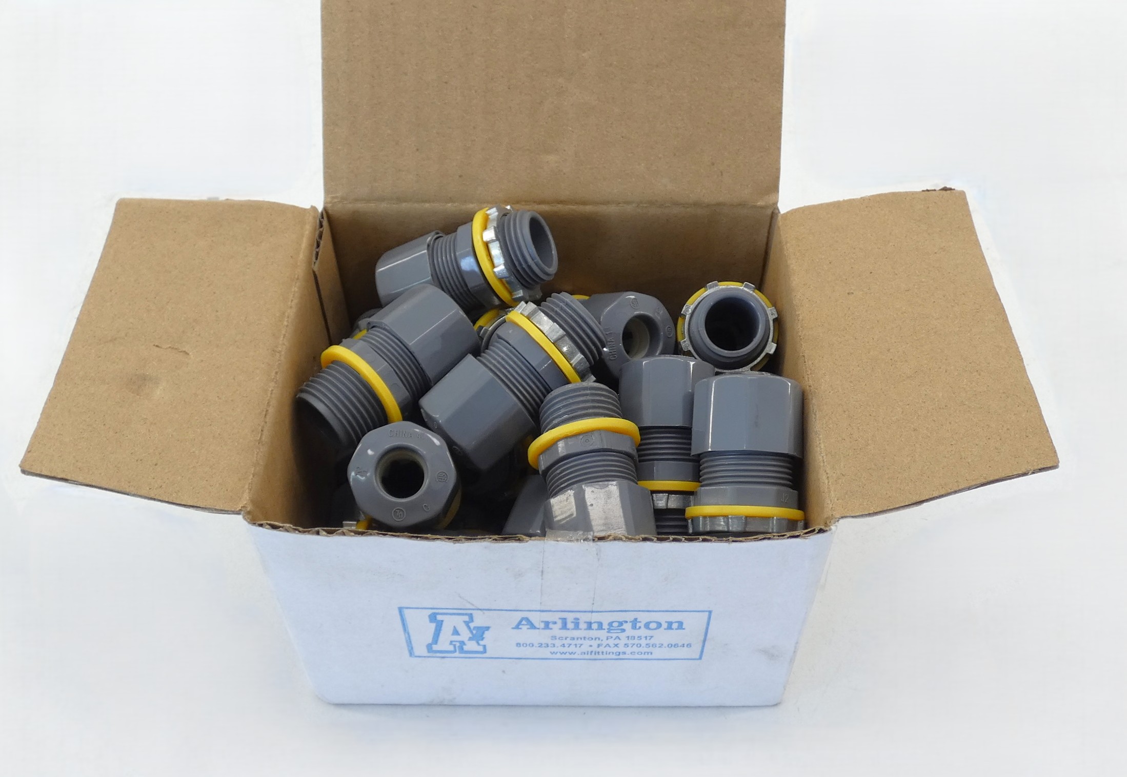 *Box of 24* Arlington LPCG50 Strain Relief Cord Connector .200-.427 - Image 2