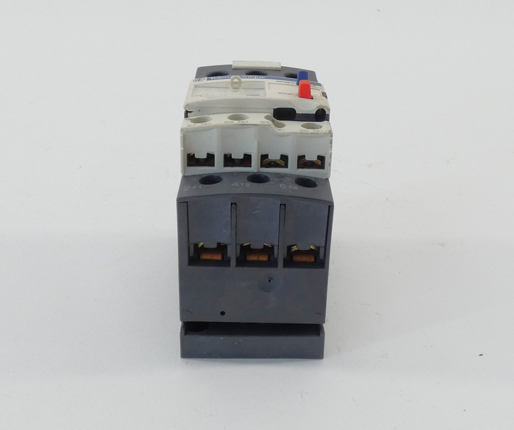 Schneider Electric LAD7B106 Terminal Block w/ LRD 06 Overload Relay 6A 690V - Image 4