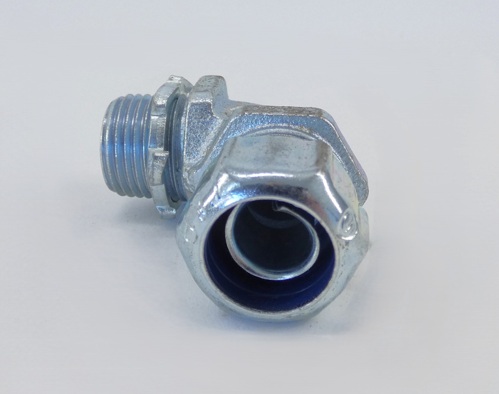 *Box of 24* Thomas and Betts 5253 3/4" 90° Liquid-Tight Flex Conduit Connector - Image 3