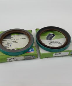 *Lot of 2* SKF 27743 Oil Seal 70mm x 90mm x 10mm