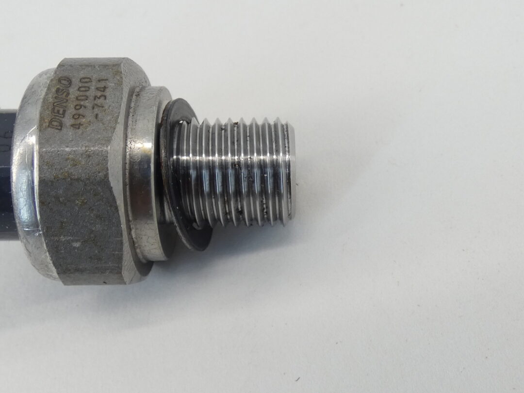 GM 98027456 Sensor, Genuine OEM Part - OEM Cats - View #2