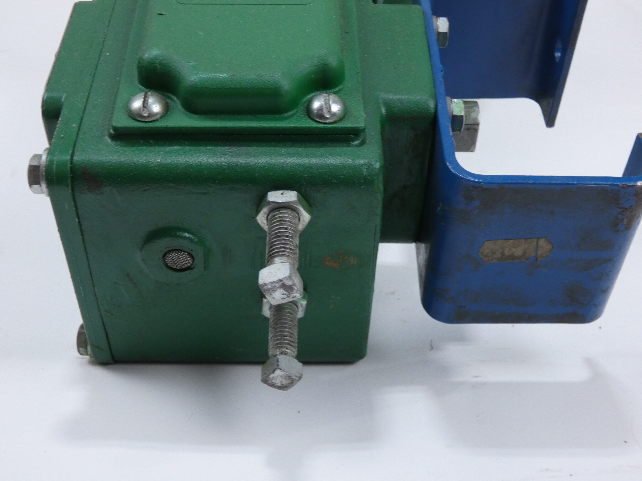 Fisher Controls 1052 Diaphragm Rotary Actuator Size 33 - Image 9
