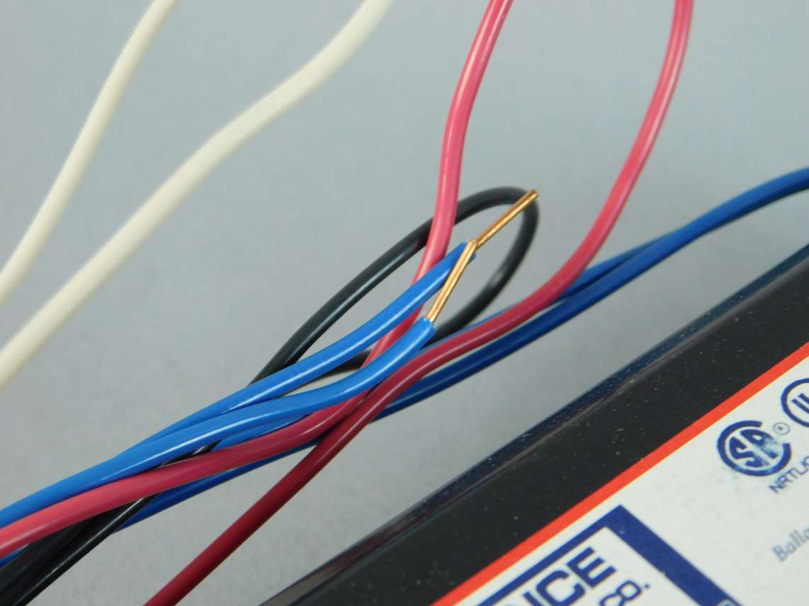 Advance VEL-2P32-LW-RH-TP Instant-Start Electronic Ballast - Image 5