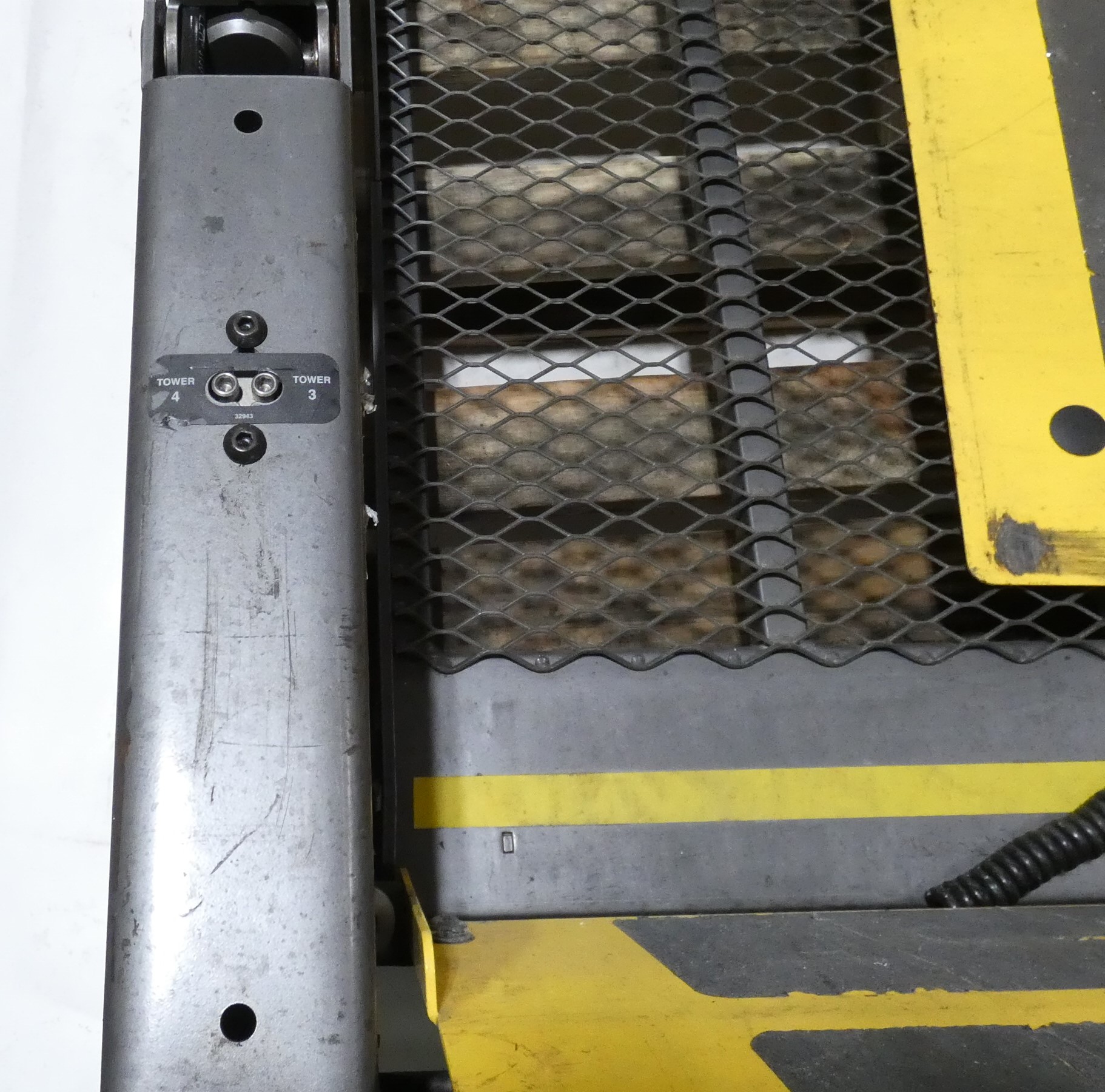 Braun Millennium Series NL917IB-2 Commercial Wheelchair Lift